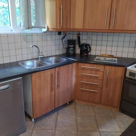 Marousi Comfy Apartment With Balcony Атина Екстериор снимка